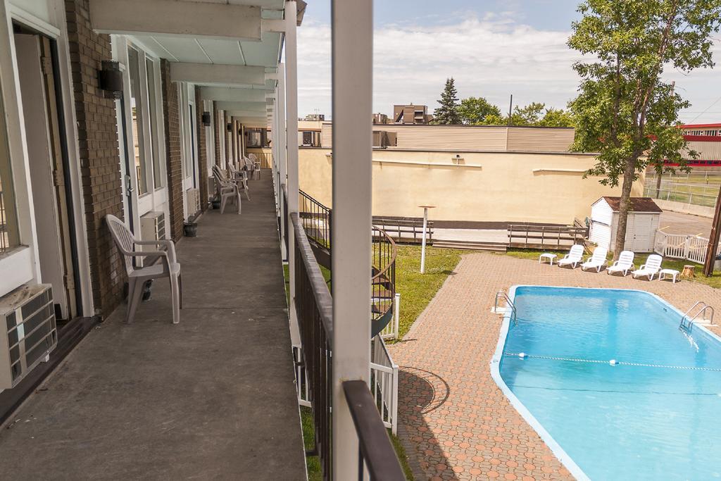 Motel Labarre Longueuil Extérieur photo